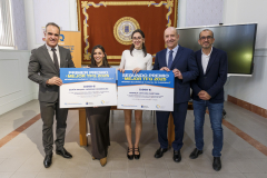 Entrega del premio a los mejores TFG que contribuyen al impulso del REF
