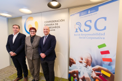 Acto de firma de las nuevas empresas adheridas a la Red Canaria de Responsabilidad Social Corporativa en la sede institucional de la CCE