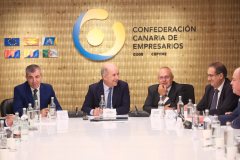 El Comité Ejecutivo de la CCE se reúne con el vicepresidente y consejero de Economía, Industria, Comercio y Autónomos, y el viceconsejero de Industria, Comercio y Consumo del Gobierno de Canarias