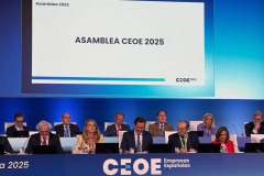 El presidente de la CCE, Pedro Ortega, y el vicepresidente ejecutivo, José Cristóbal García, asistieron a la Asamblea General de CEOE 2025, celebrada en el auditorio de Mutua Madrileña en Madrid.