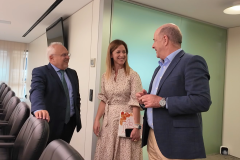 El presidente y el vicepresidente ejecutivo de la CCE durante el encuentro con Mónica Nuez Ramos, nueva directora general de Autónomos
