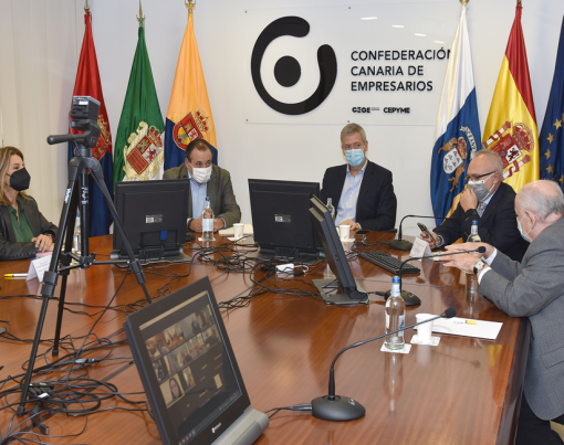 Reunión de la Junta Directiva de la CCE con el Consejero de Sanidad, Blas Trujillo, y con Elisabeth Hernández, Di